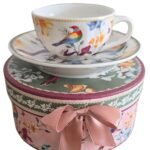 Tasse Et Soucoupe En Porcelaine Motif Floral Délicat Orné D’un Oiseau Coloré Avec Boite Cadeau